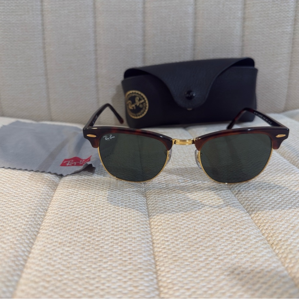 Ray-Ban RB3016 Clubmaster Unisex Sunglasses with Tortoise Frame and Polarized... - Picture 6 of 15